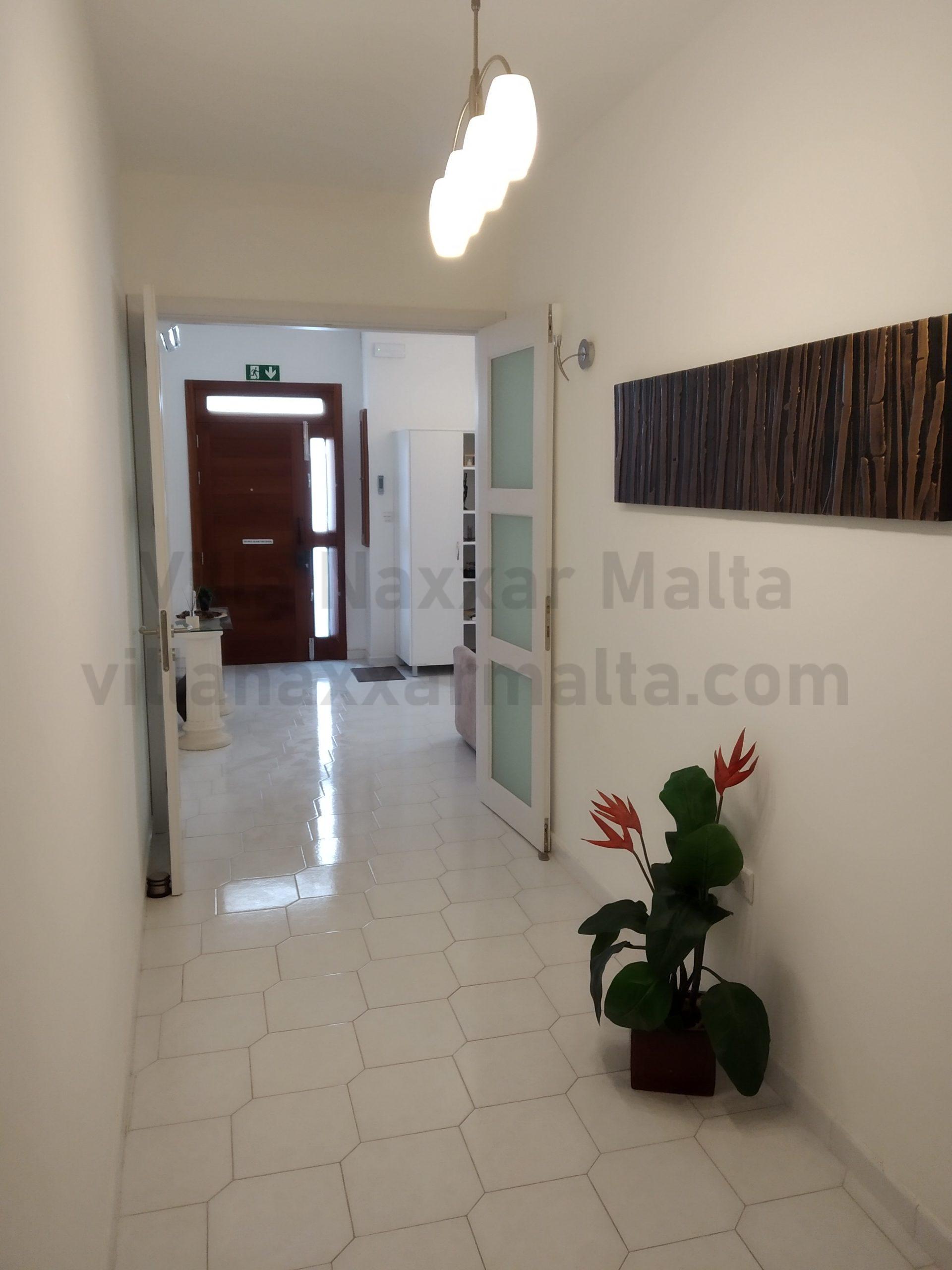 Villa Naxxar Malta – Large Sitting with 3 sofas, AC, TV, WIFI and more
