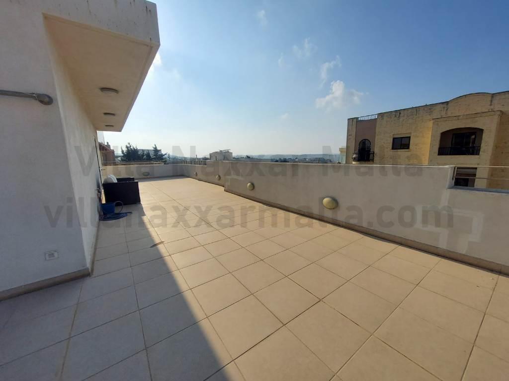 Villa Naxxar Malta - Studio Penthouse - Nicely finished and fully furnished property with a massive 100 sqm terrace.